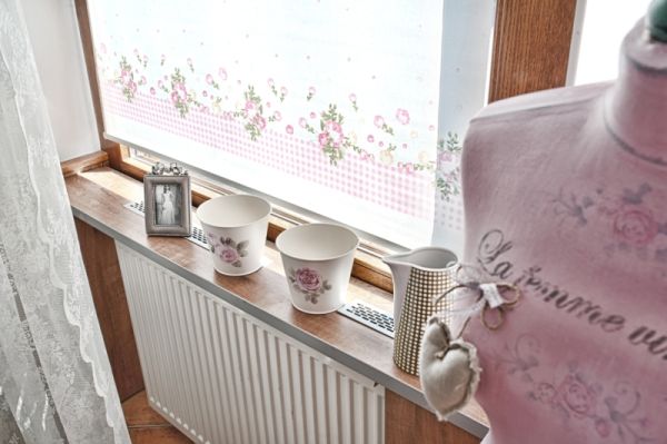 dekoracja okna1 Modne wnętrza w stylu shabby chic